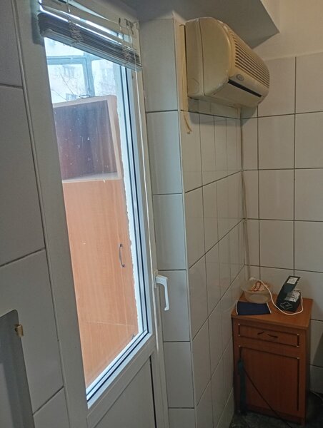 13 Septembrie Panduri, bloc mixt 1992, metrou Academia Militara