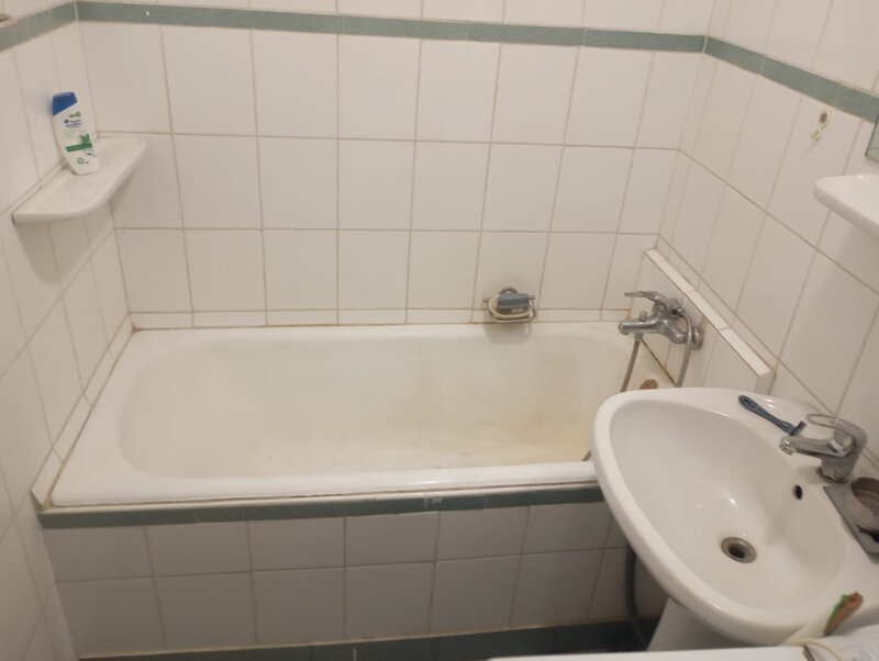 13 Septembrie Panduri, bloc mixt 1992, metrou Academia Militara